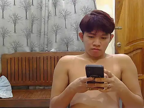 newcummersxx online show from February 15, 2:27 pm