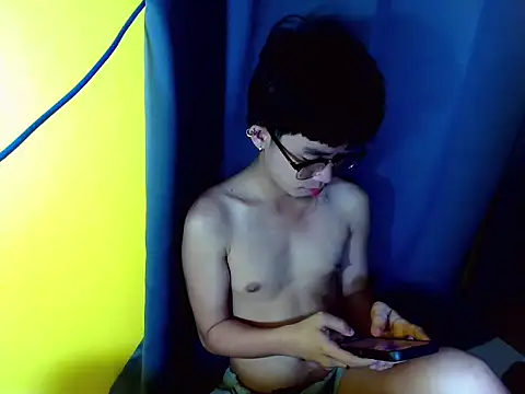 newcummersxx online show from March 19, 5:40 am