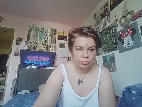 Carolineisback online show from June 19, 8:31 am