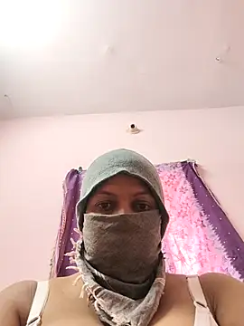 Snapshot of pujapujarrrr chatting on November 1, 8:08 am pujapujarrrr online show from November 1, 8:08 am