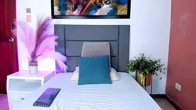 HannaaWells online show from February 20, 6:32 pm