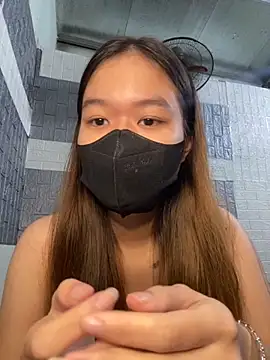 Snapshot of BUNNY050465 chatting on October 31, 4:47 pm BUNNY050465 online show from October 31, 4:47 pm