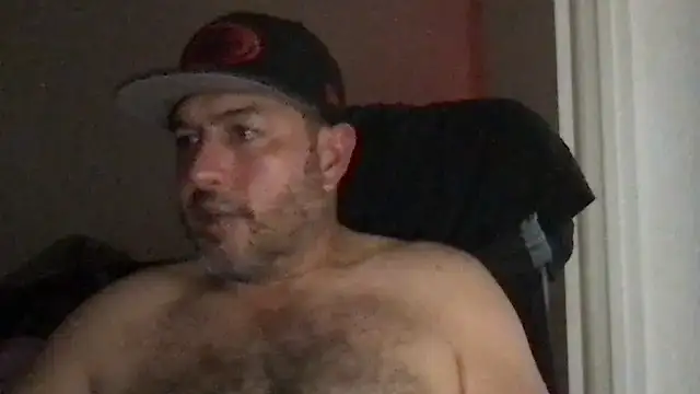 ezrah23 online show from December 1, 8:10 pm