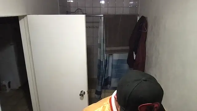 ezrah23 online show from December 15, 6:41 am