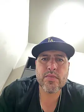 ezrah23 online show from December 21, 6:26 am