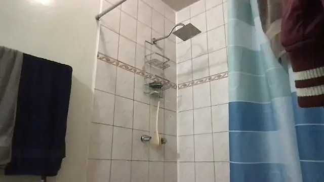 ezrah23 online show from December 16, 4:33 pm