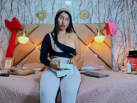 CATTA GARCIA online show from December 19, 1:46 pm