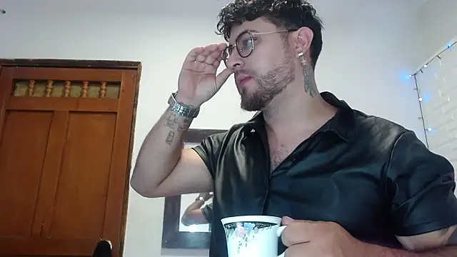 Snapshot of Andrew_Foxx1 chatting on October 30, 2:14 pm Andrew Foxx1 online show from October 30, 2:14 pm