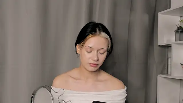 BrandiFraise online show from November 2, 1:49 pm