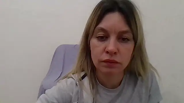 Little Milf 5 online show from November 14, 6:44 pm