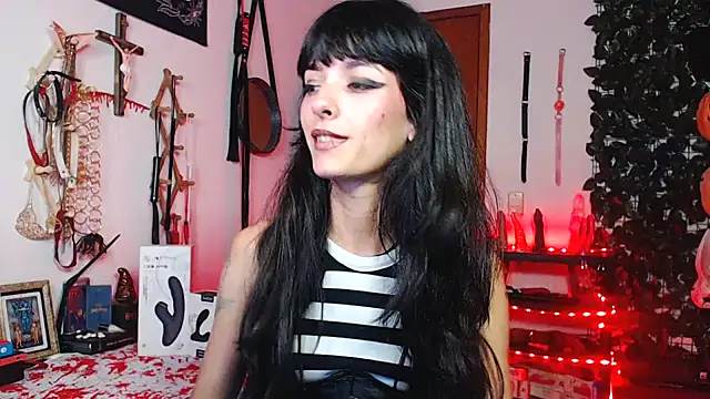 Snapshot of CarrieBurton chatting on November 7, 1:37 pm CarrieBurton online show from November 7, 1:37 pm