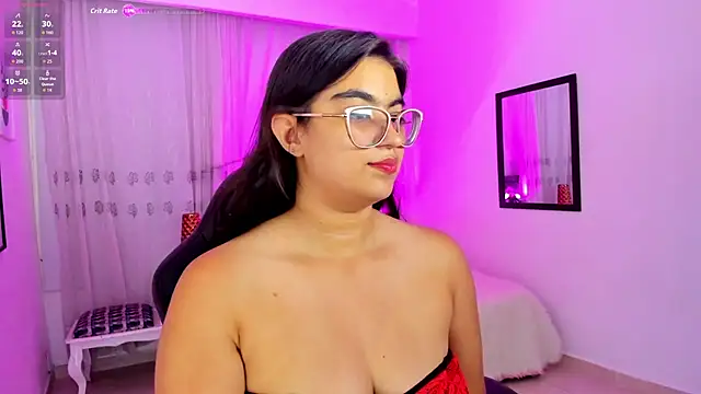 Snapshot of Luna_Jonnes1 chatting on July 17, 6:38 pm Luna Jonnes1 online show from July 17, 6:38 pm