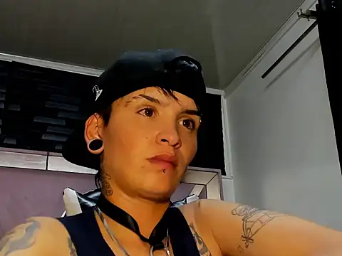 Snapshot of SubGirlRs chatting on October 30, 4:55 am SubGirlRs online show from October 30, 4:55 am