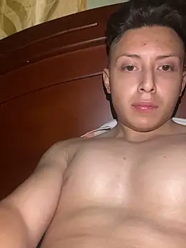 Snapshot of Dominick258 chatting on October 29, 6:18 pm Dominick258 online show from October 29, 6:18 pm