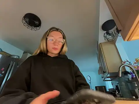 hatgirlsolo online show from November 29, 6:08 pm