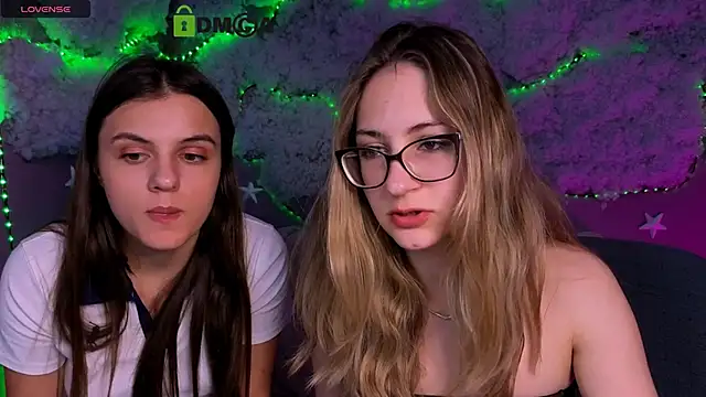 lisa dark  online show from May 22, 8:18 pm
