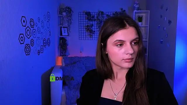 lisa dark  online show from May 27, 10:44 am