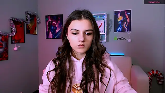 lisa dark  online show from January 13, 10:19 am