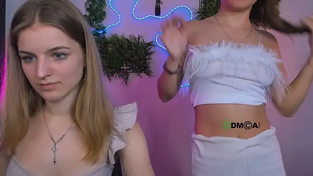lisa dark  online show from July 9, 9:43 am