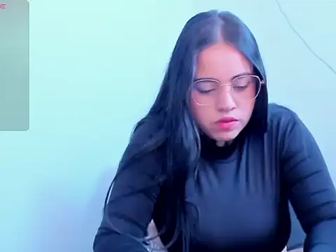 Nahiiara19 online show from November 6, 8:24 pm