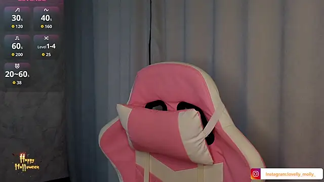 Snapshot of Lovelly_molly1 chatting on October 31, 4:47 pm Lovelly molly1 online show from October 31, 4:47 pm