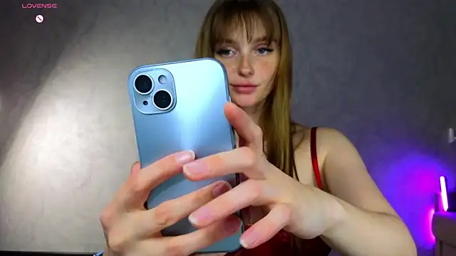 Snapshot of Lovelly_molly1 chatting on May 11, 7:33 pm Lovelly molly1 online show from May 11, 7:33 pm