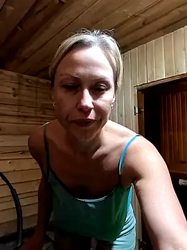 Elle Milfa online show from June 9, 1:23 pm