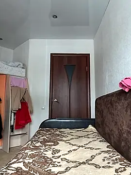 Elle Milfa online show from April 3, 11:27 am