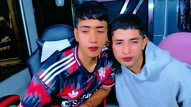 Snapshot of darwinandbrayann chatting on November 17, 3:32 am darwinandbrayann online show from November 17, 3:32 am