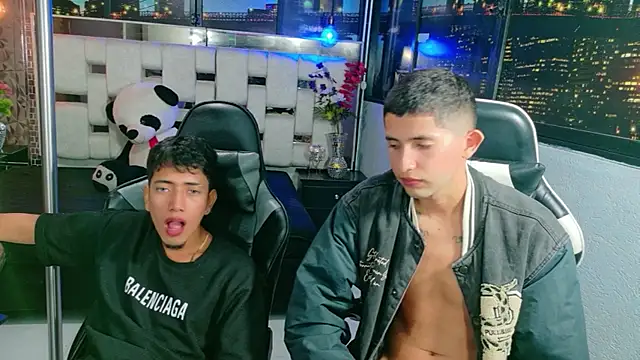 Snapshot of darwinandbrayann chatting on November 7, 3:55 am darwinandbrayann online show from November 7, 3:55 am