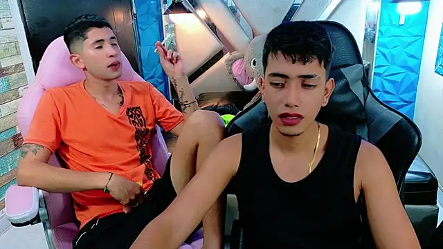 Snapshot of darwinandbrayann chatting on November 26, 3:28 am darwinandbrayann online show from November 26, 3:28 am