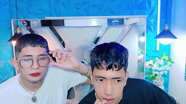 Snapshot of darwinandbrayann chatting on November 30, 8:09 pm darwinandbrayann online show from November 30, 8:09 pm