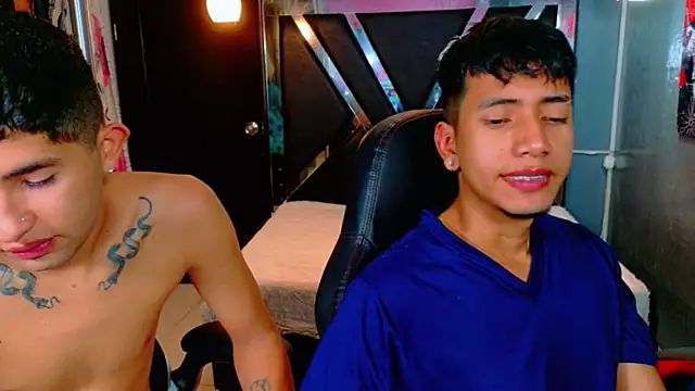 Snapshot of darwinandbrayann chatting on December 17, 2:16 am darwinandbrayann online show from December 17, 2:16 am