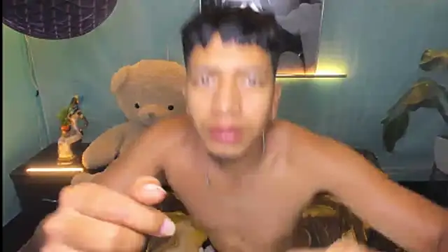 Snapshot of darwinandbrayann chatting on April 6, 3:57 pm darwinandbrayann online show from April 6, 3:57 pm