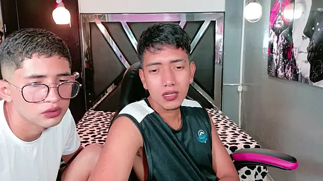 Snapshot of darwinandbrayann chatting on November 29, 3:39 am darwinandbrayann online show from November 29, 3:39 am