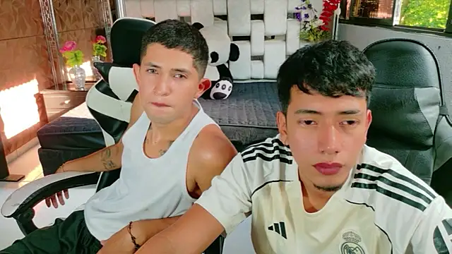 Snapshot of darwinandbrayann chatting on November 7, 9:08 pm darwinandbrayann online show from November 7, 9:08 pm