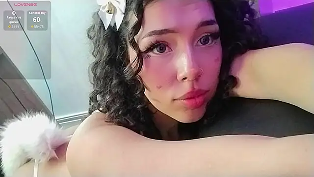 Snapshot of roseefancy19 chatting on November 3, 11:47 am roseefancy19 online show from November 3, 11:47 am