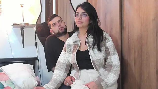 Snapshot of MailynAndNick chatting on November 7, 3:33 am MailynAndNick online show from November 7, 3:33 am