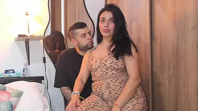 Snapshot of MailynAndNick chatting on November 9, 3:32 am MailynAndNick online show from November 9, 3:32 am