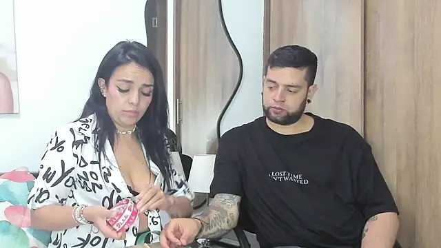 MailynAndNick online show from December 23, 3:28 am