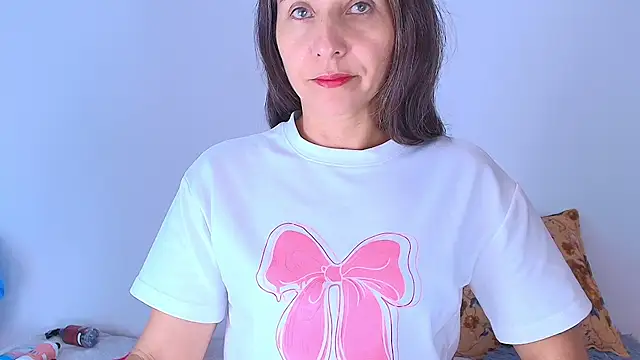 alana pink95 online show from March 31, 3:25 pm