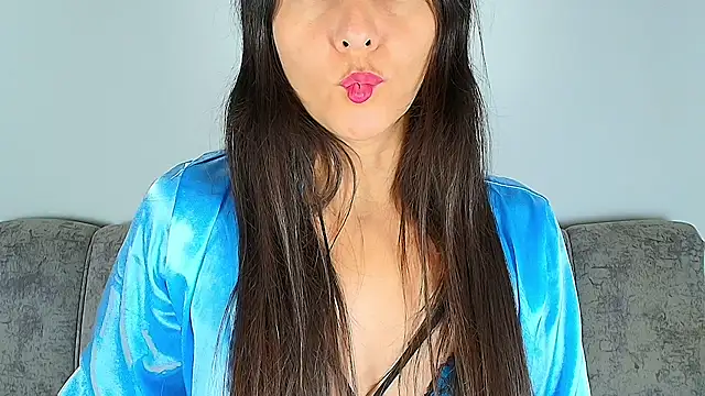 Snapshot of alana_pink95 chatting on November 18, 10:40 am alana pink95 online show from November 18, 10:40 am