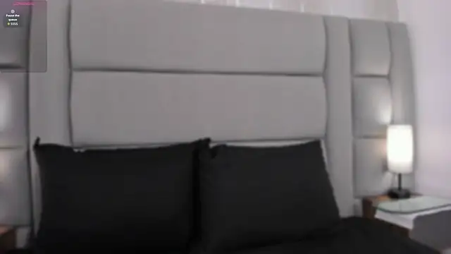 Snapshot of lexiee__ chatting on April 22, 12:12 pm lexiee online show from April 22, 12:12 pm