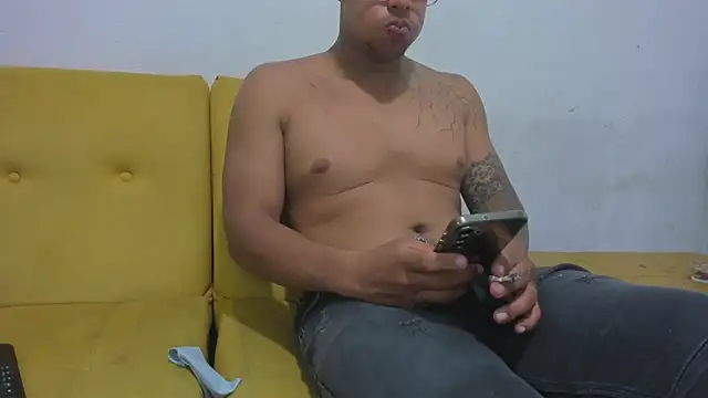 LucassFoster online show from April 14, 3:55 am