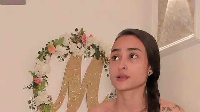 Snapshot of Megan_Mill chatting on May 22, 12:25 pm Megan Mill online show from May 22, 12:25 pm