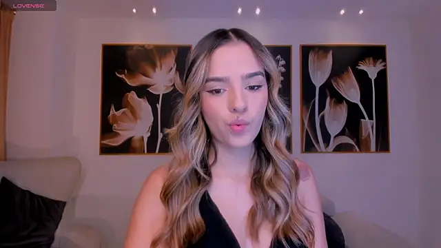 Snapshot of LaurentRosse1 chatting on July 5, 10:49 pm LaurentRosse1 online show from July 5, 10:49 pm