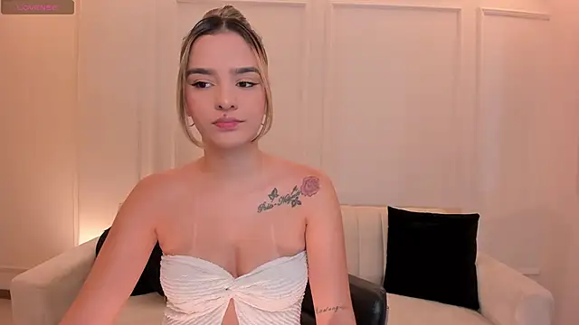 Snapshot of LaurentRosse1 chatting on June 30, 7:58 pm LaurentRosse1 online show from June 30, 7:58 pm