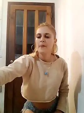 Snapshot of larubia_arg chatting on January 11, 3:35 am larubia arg online show from January 11, 3:35 am