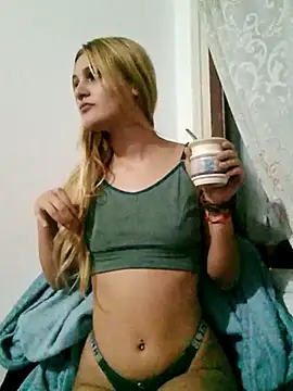 Snapshot of larubia_arg chatting on April 26, 11:46 pm larubia arg online show from April 26, 11:46 pm