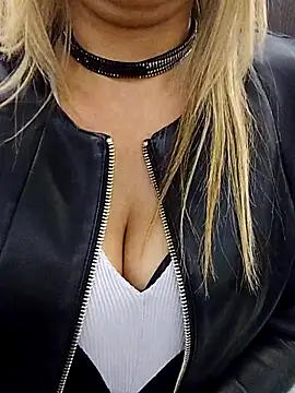 Snapshot of fragoli chatting on October 31, 3:30 pm fragoli online show from October 31, 3:30 pm